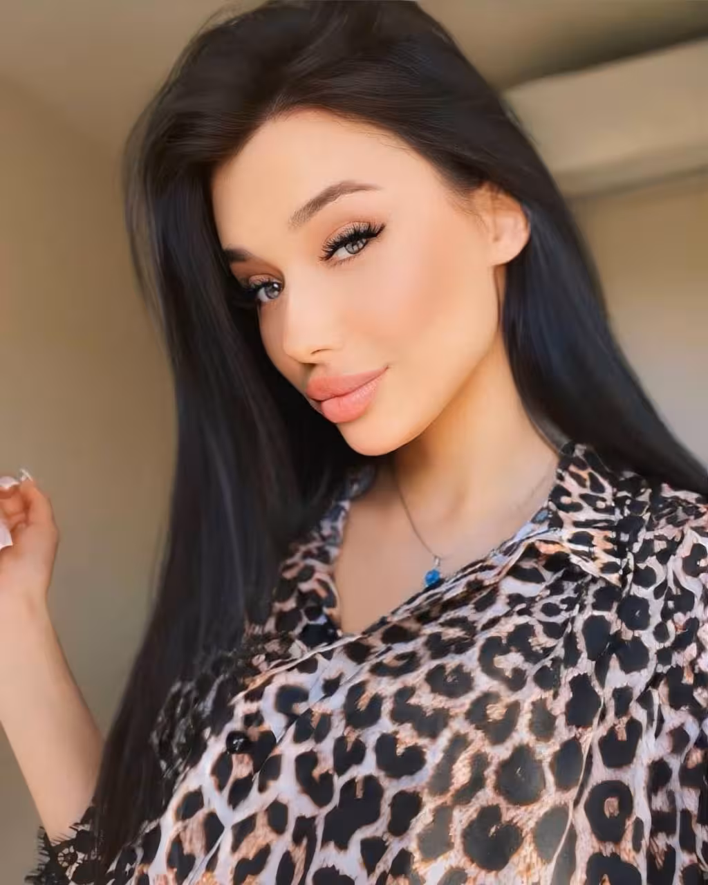 Elina online dating single girl