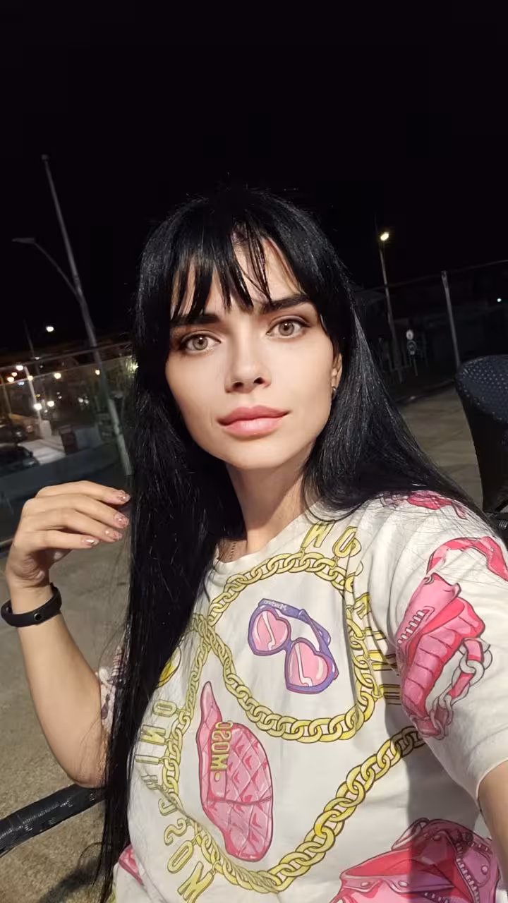 Agnesa dating single ladies over 30