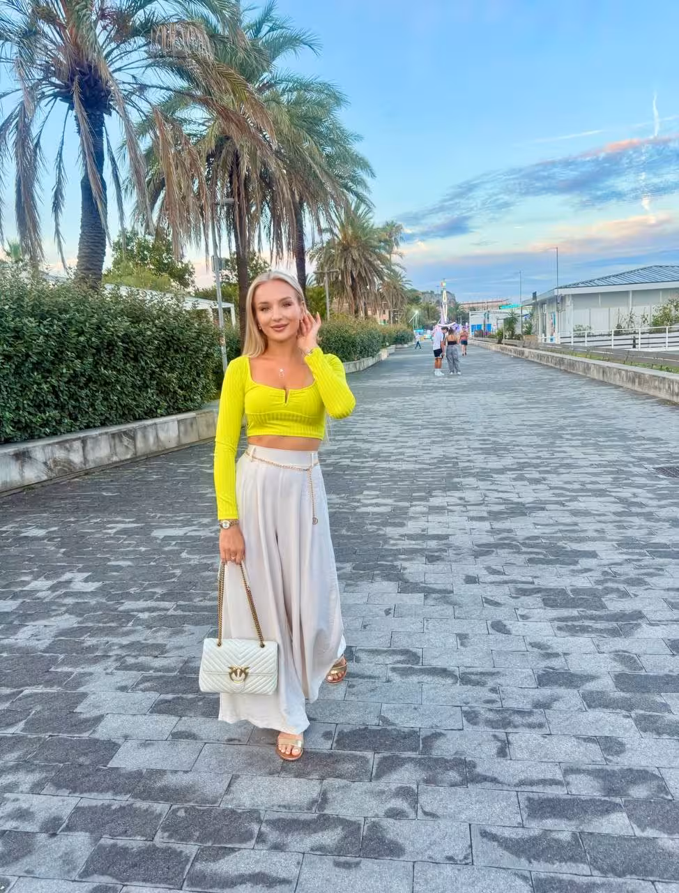 Olena dating single hk