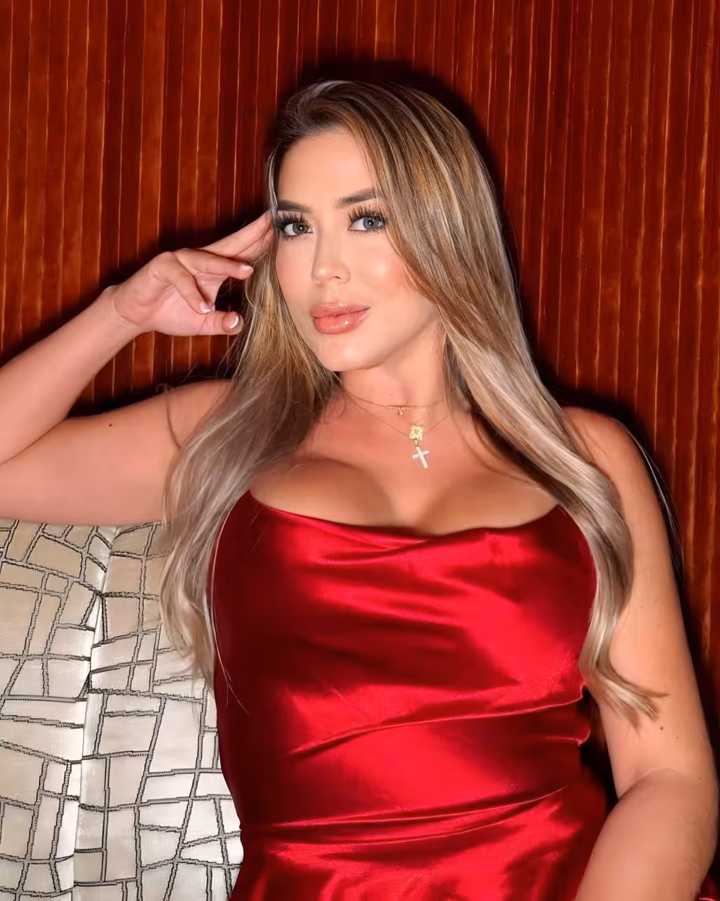Diana 37 yo from Bogota Colombia Charms of a bride are magical