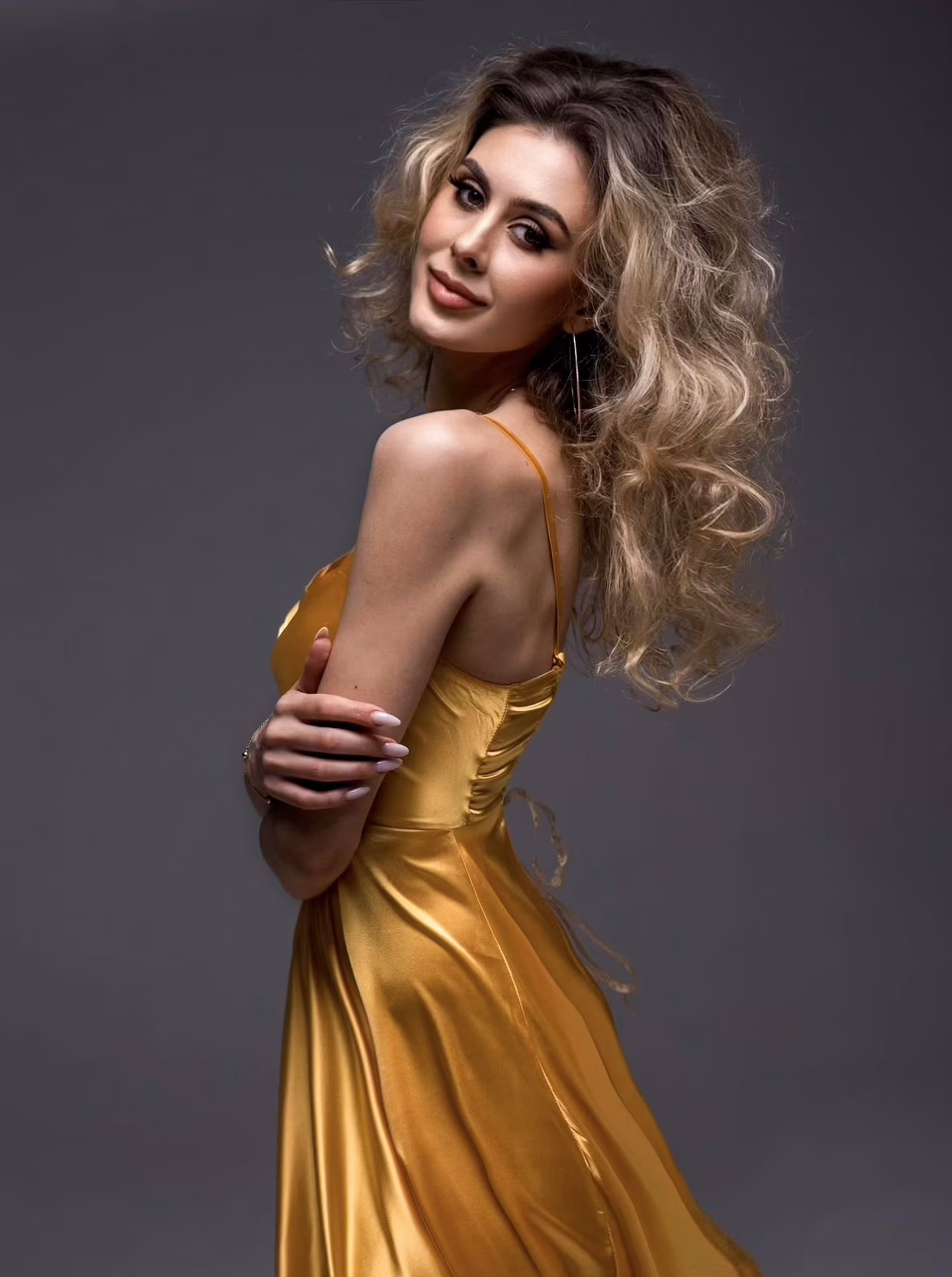 Olena 37 Kyiv Ukraine A charming bride with traditional values