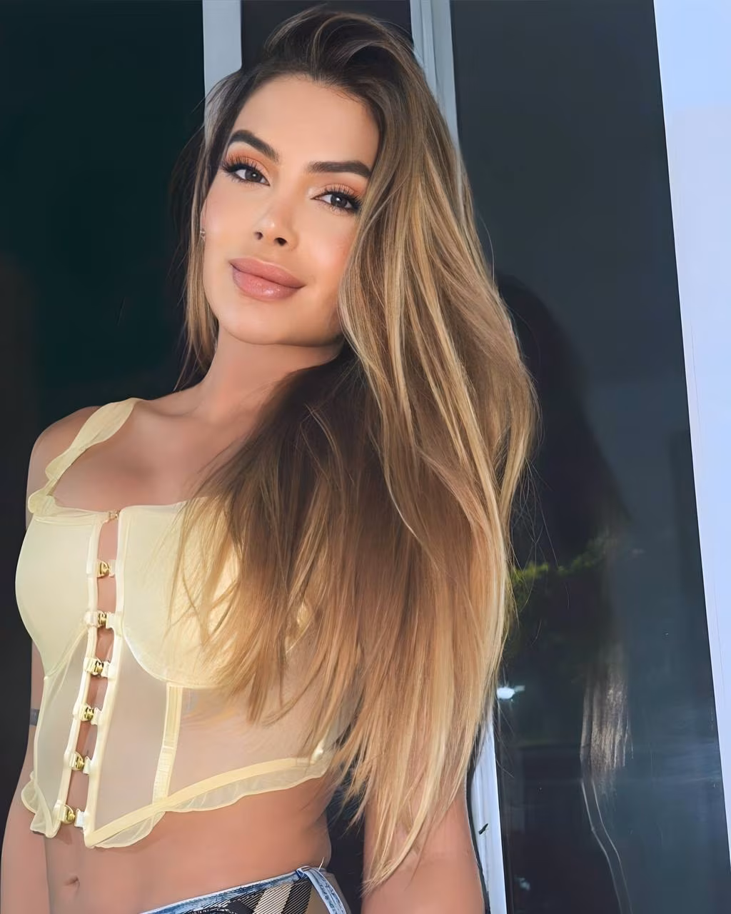Yuliana 32 Cali Colombia I'm a bride with a charming smile