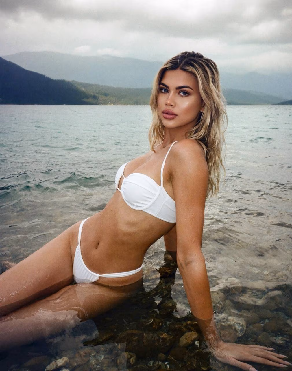 Daria 22 Kyiv Ukraine Im looking for a charming bride