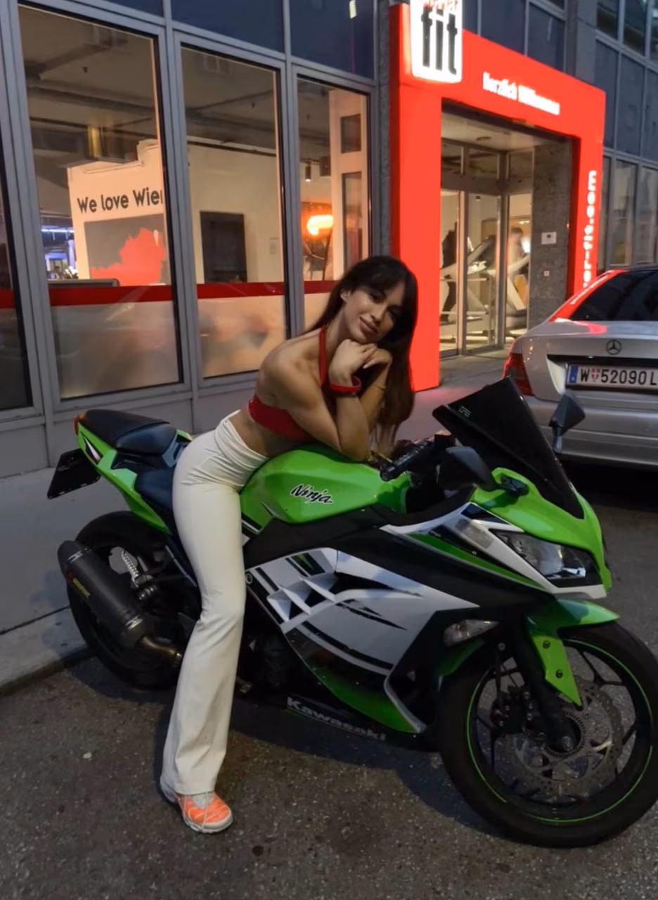Andela 29 Vienna Austria A charming bride with a pure soul