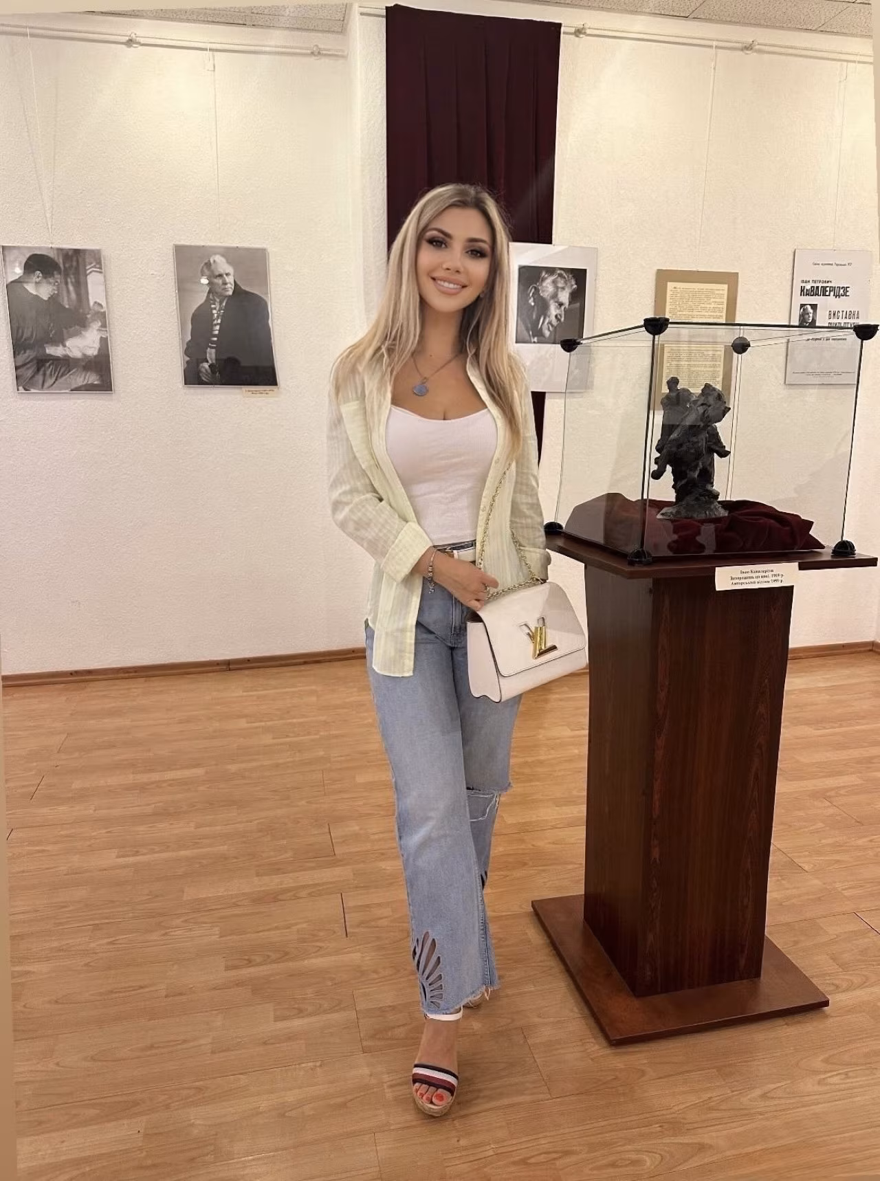 Maryna 36 Beijing/Kyiv China Charming bride seeking a man who cares