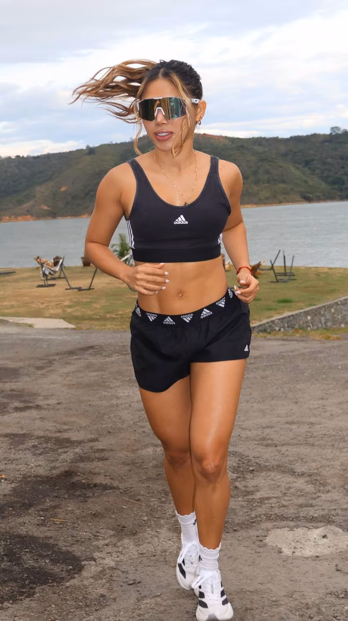 Jenifer 28 Cali Colombia Charms of a bride are everlasting