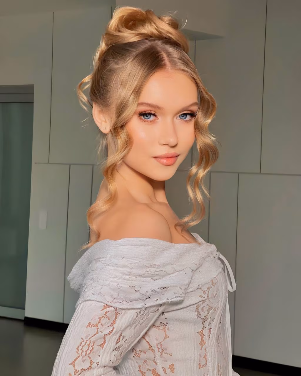 Anastasiia 19 Lutsk Ukraine Im a bride with charming grace