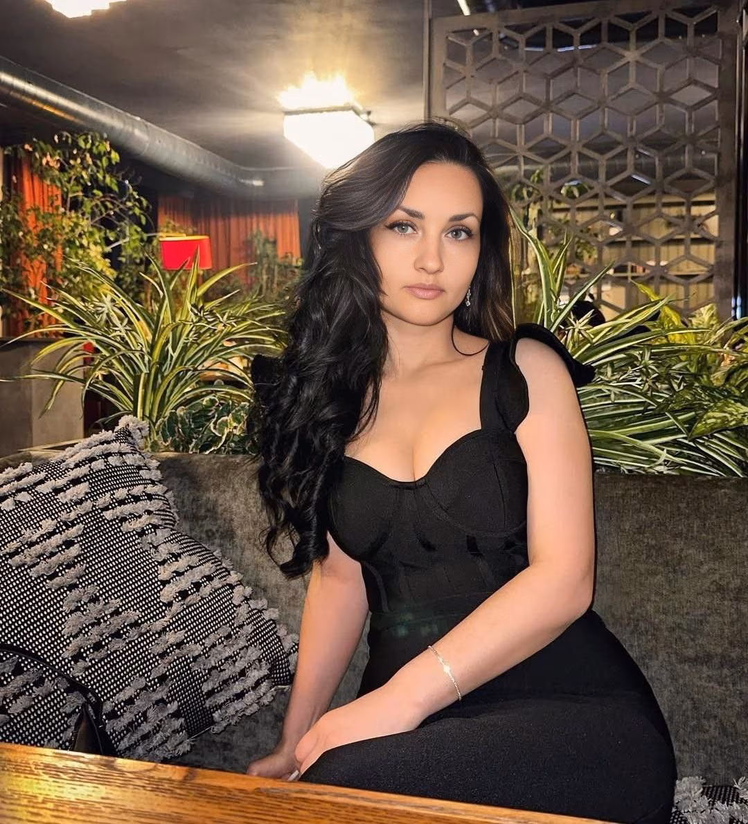 Olena 40 Chernihiv Ukraine Im a bride with eternal charm