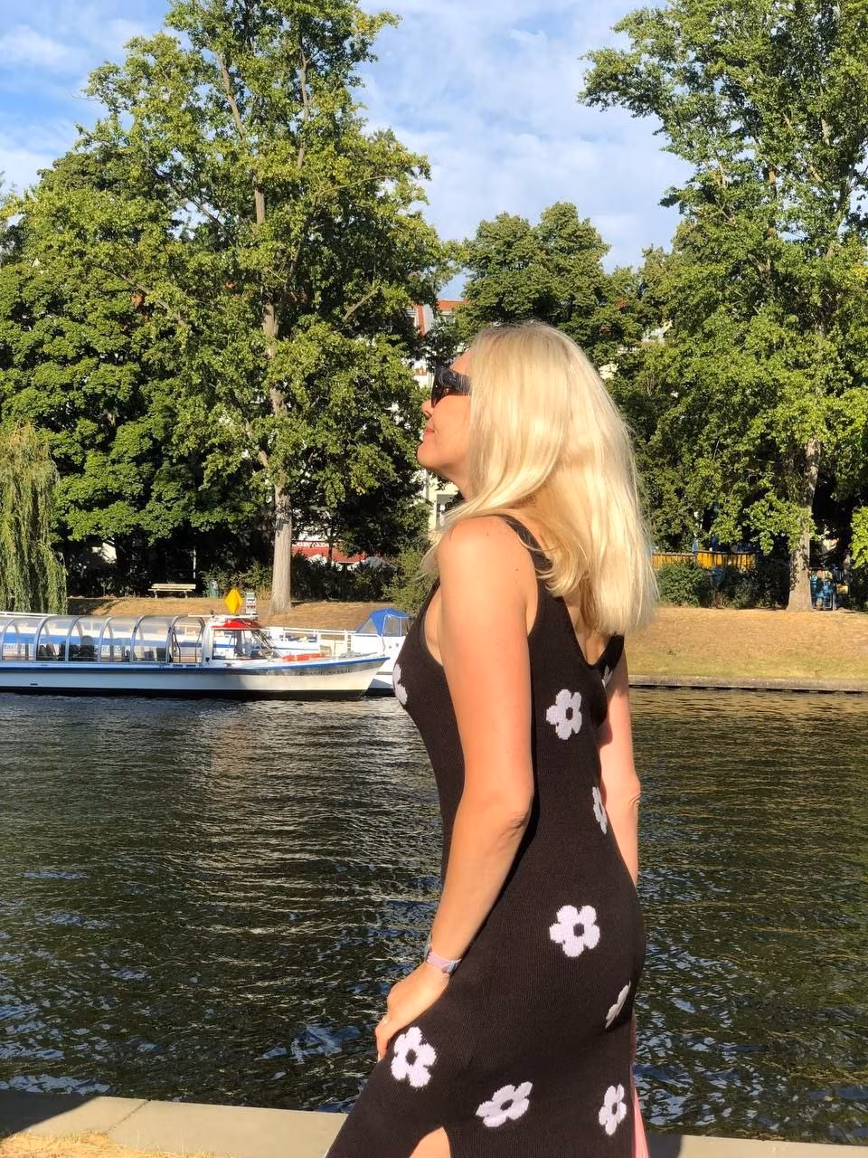 Yuliia 47 Berlin Germany Im a charmed bride with a pure heart