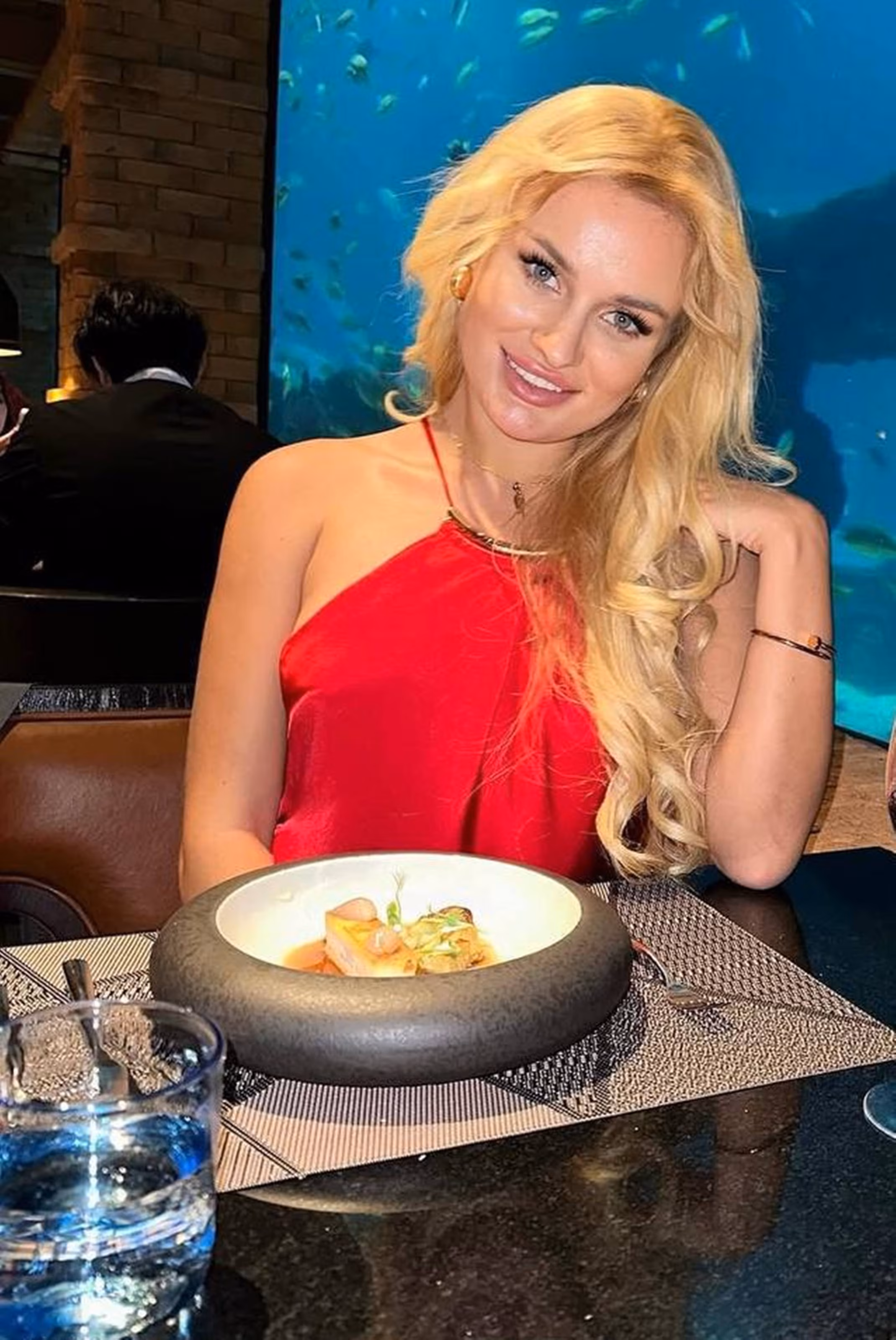 Elina 32 Hamburg Germany A bride with charm is who I am