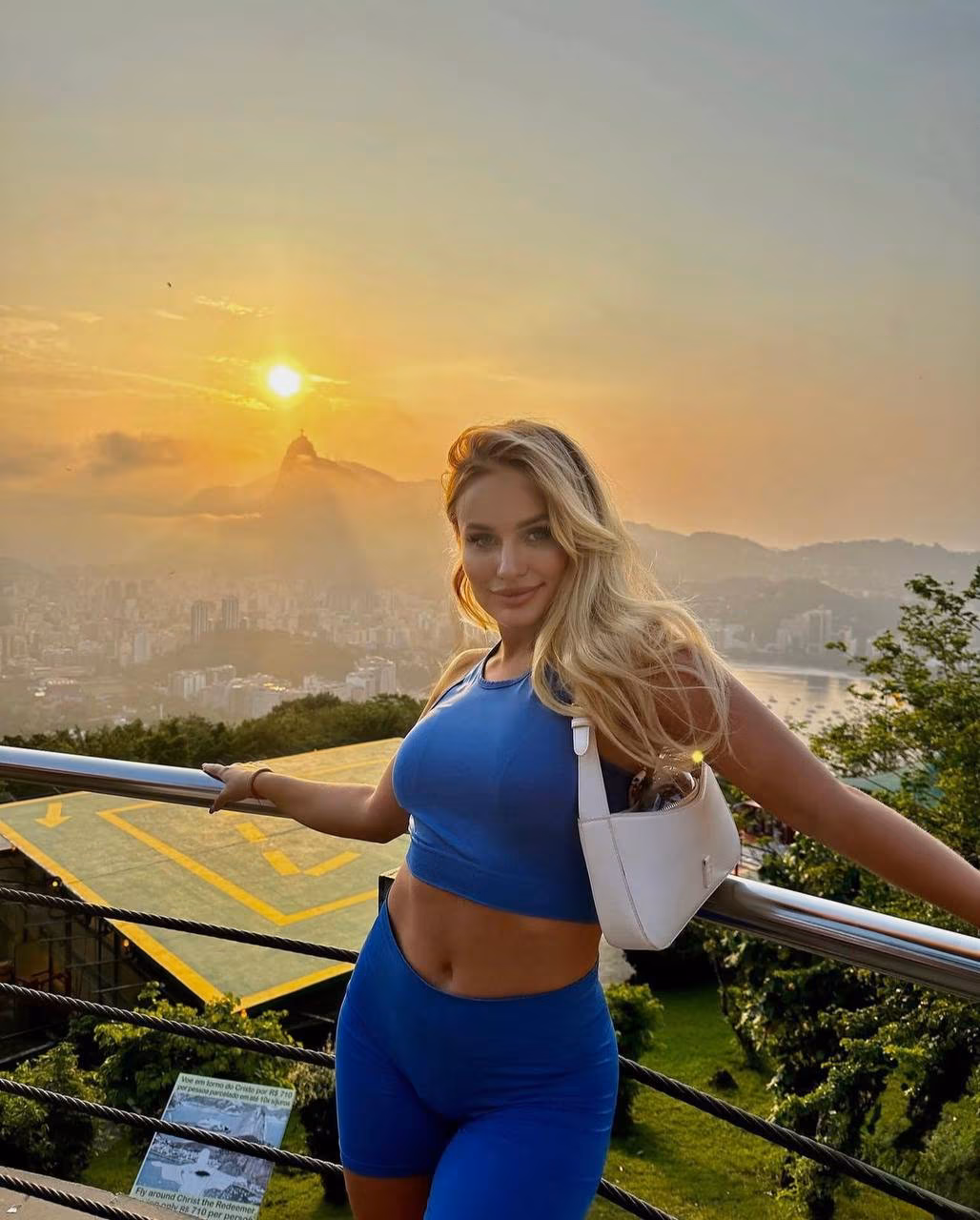 Elina 32 Hamburg Germany A bride with charm is who I am