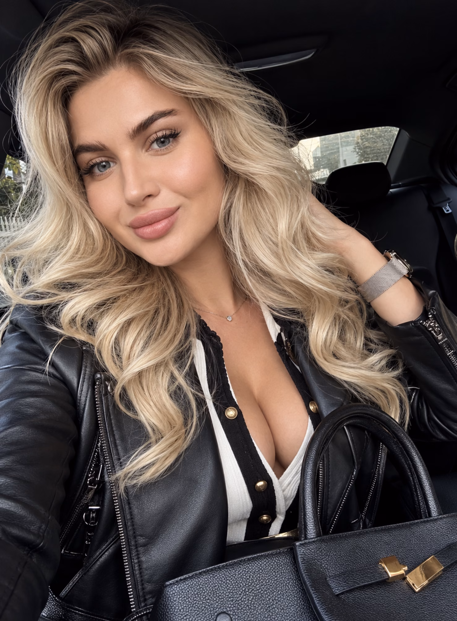 Karyna 26 Vienna Austria A charming bride with traditional values