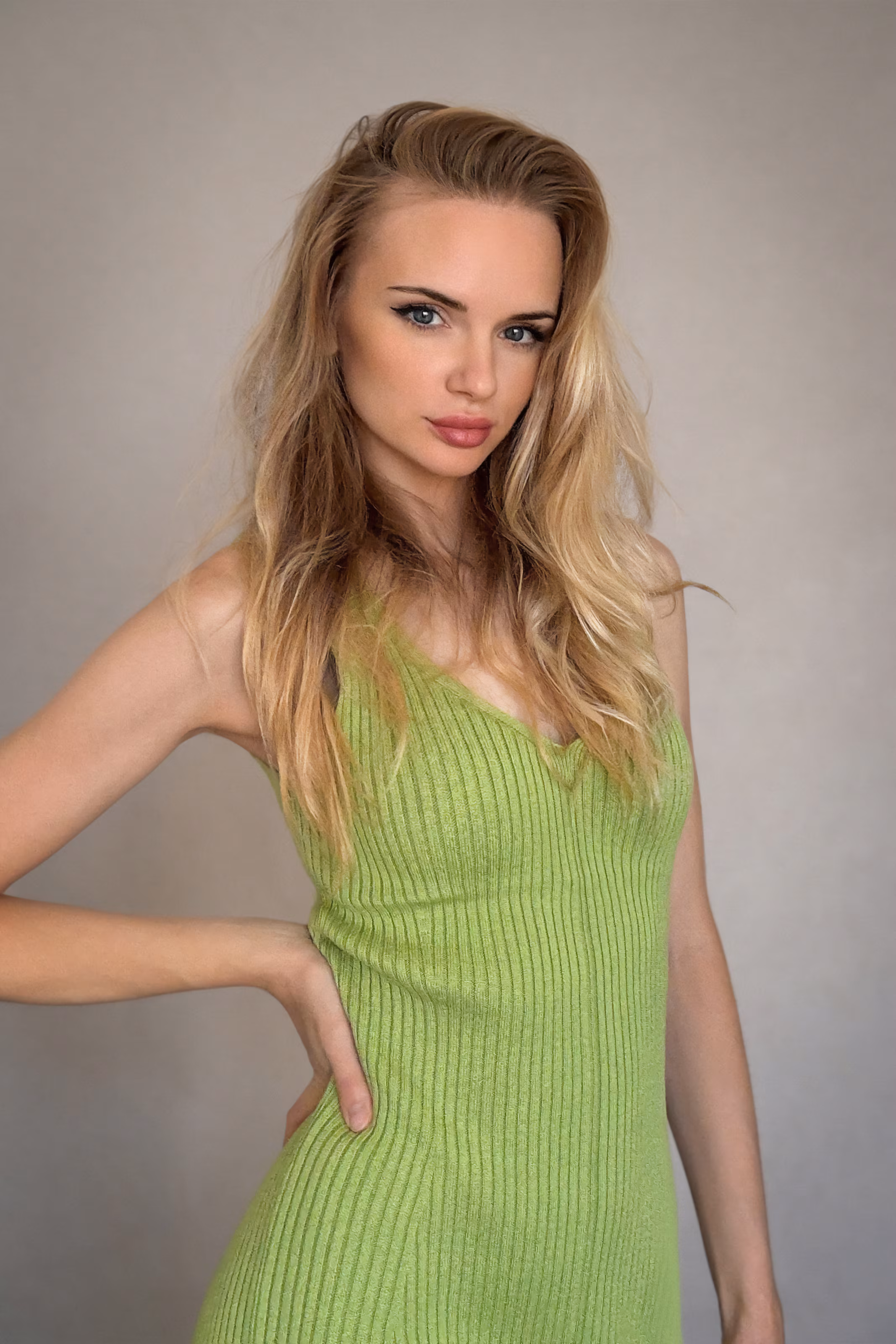 Alena 35 Kyiv Ukraine Charmed bride wants a happy marriage