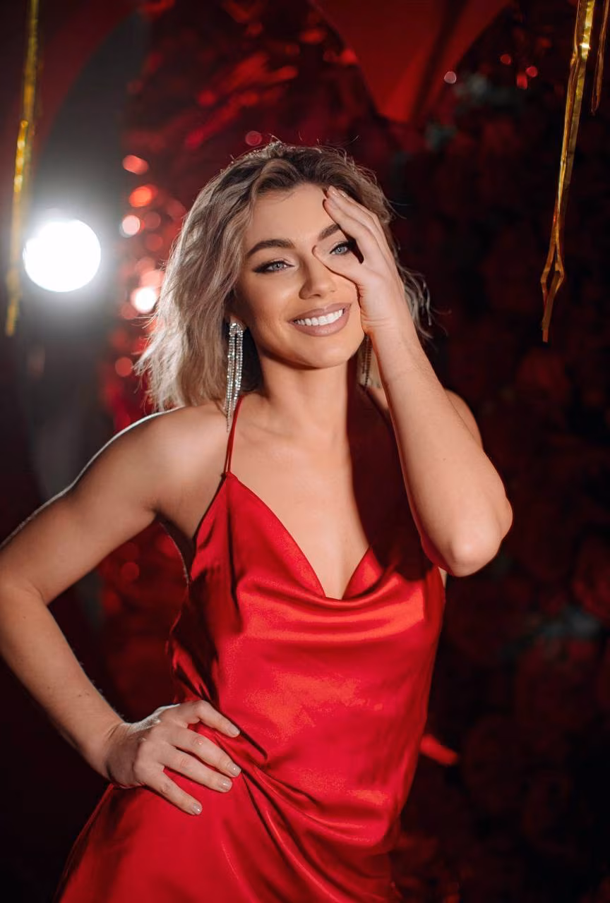 Alena 36 Kharkiv Ukraine Charming bride looking for her destiny