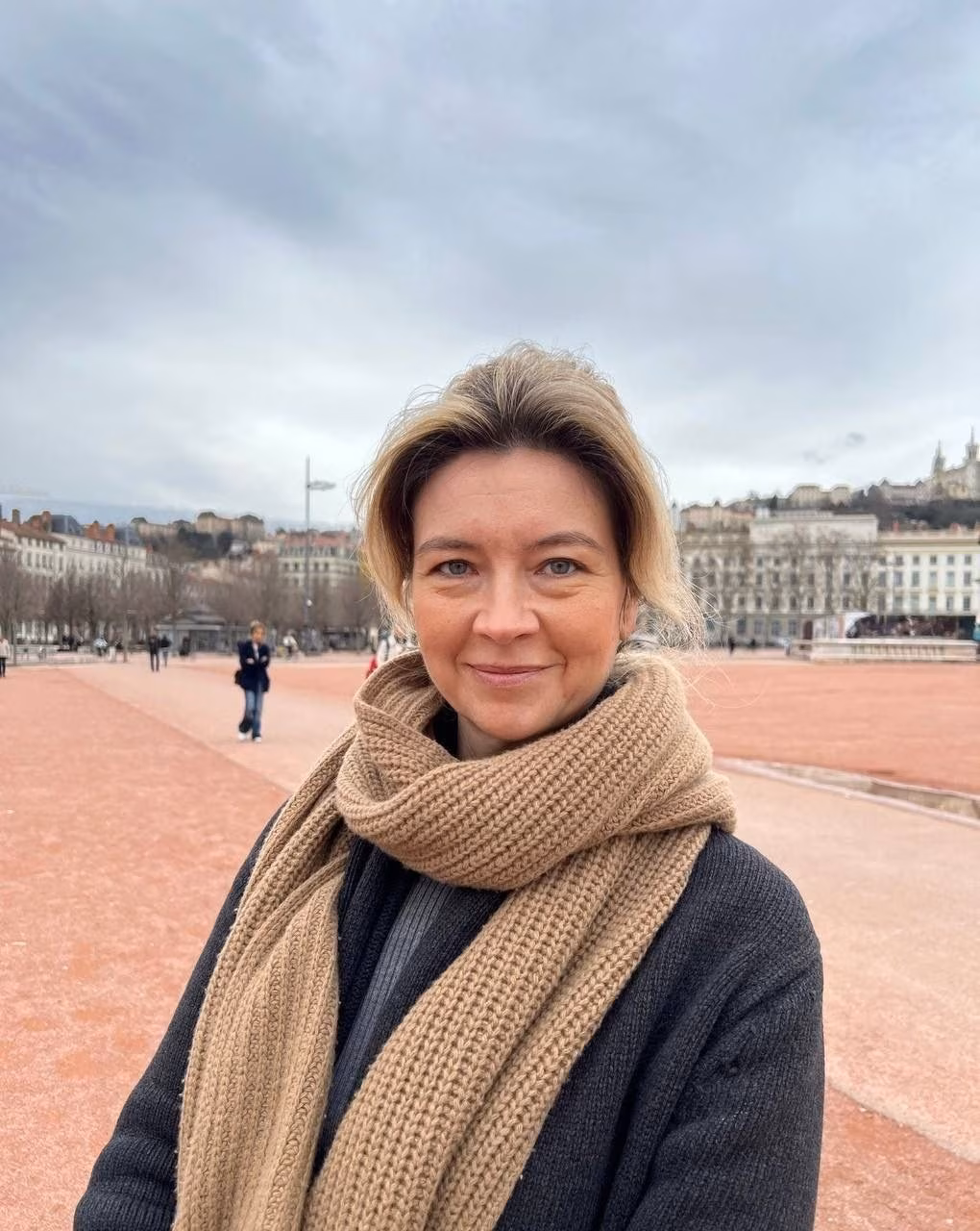 Yulia 51 Grenoble France Charming bride looking for her other half