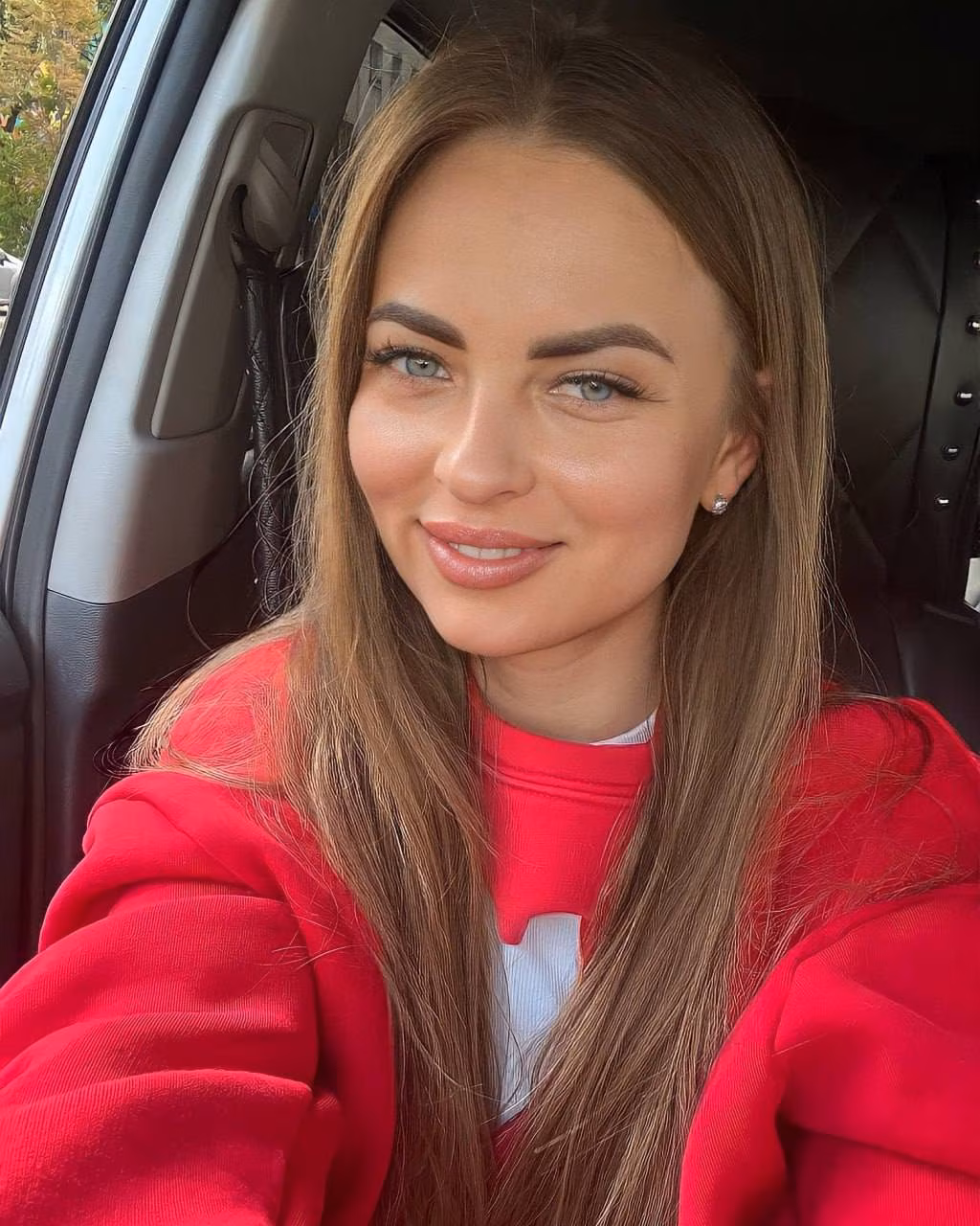 Olga 39 Warsaw Poland Im a bride with a charming personality
